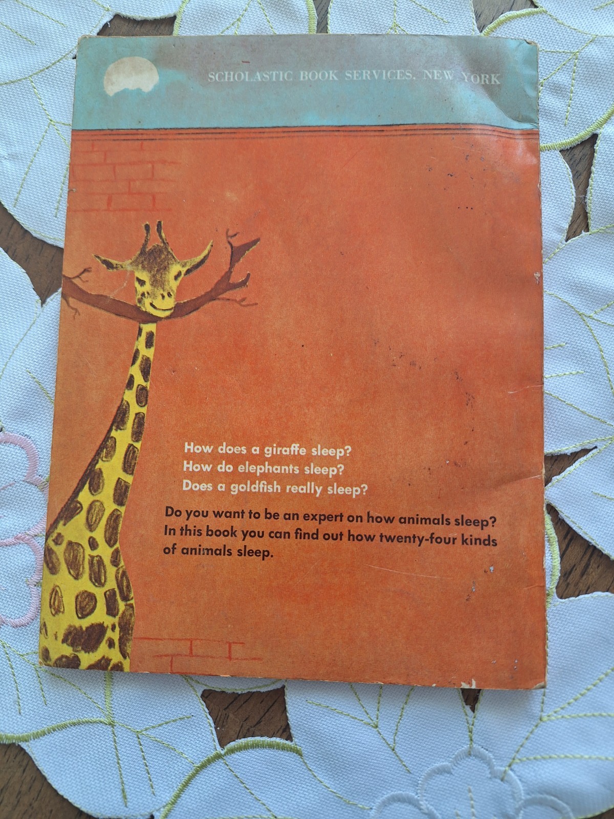 HOW ANIMALS SLEEP MILLICENT SELSAM SCHOLASTIC BOOKS EZRA JACK KEATS
