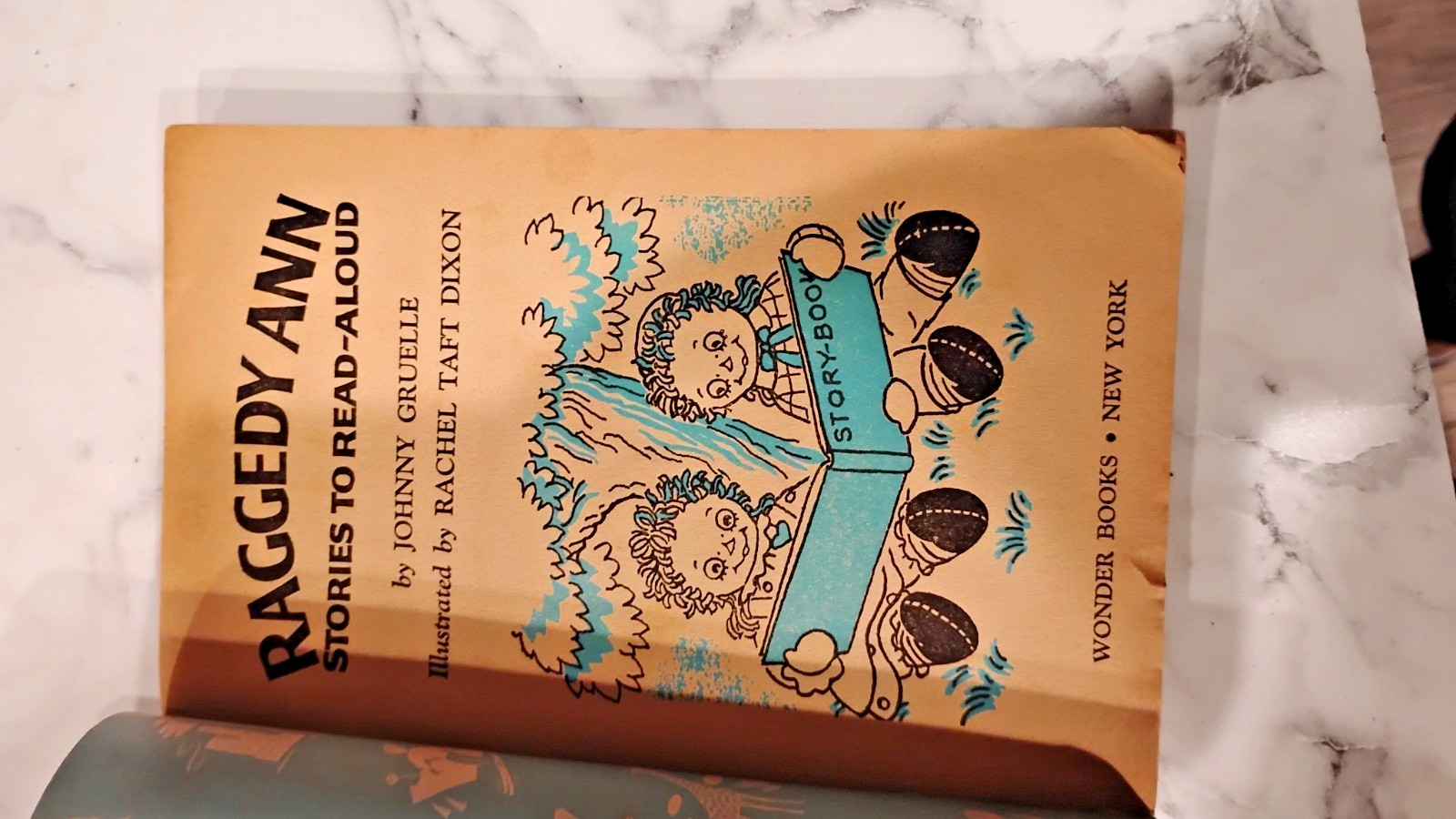 Raggedy Ann Stories To Read Aloud 1960 paperback book Wonder Books #2019