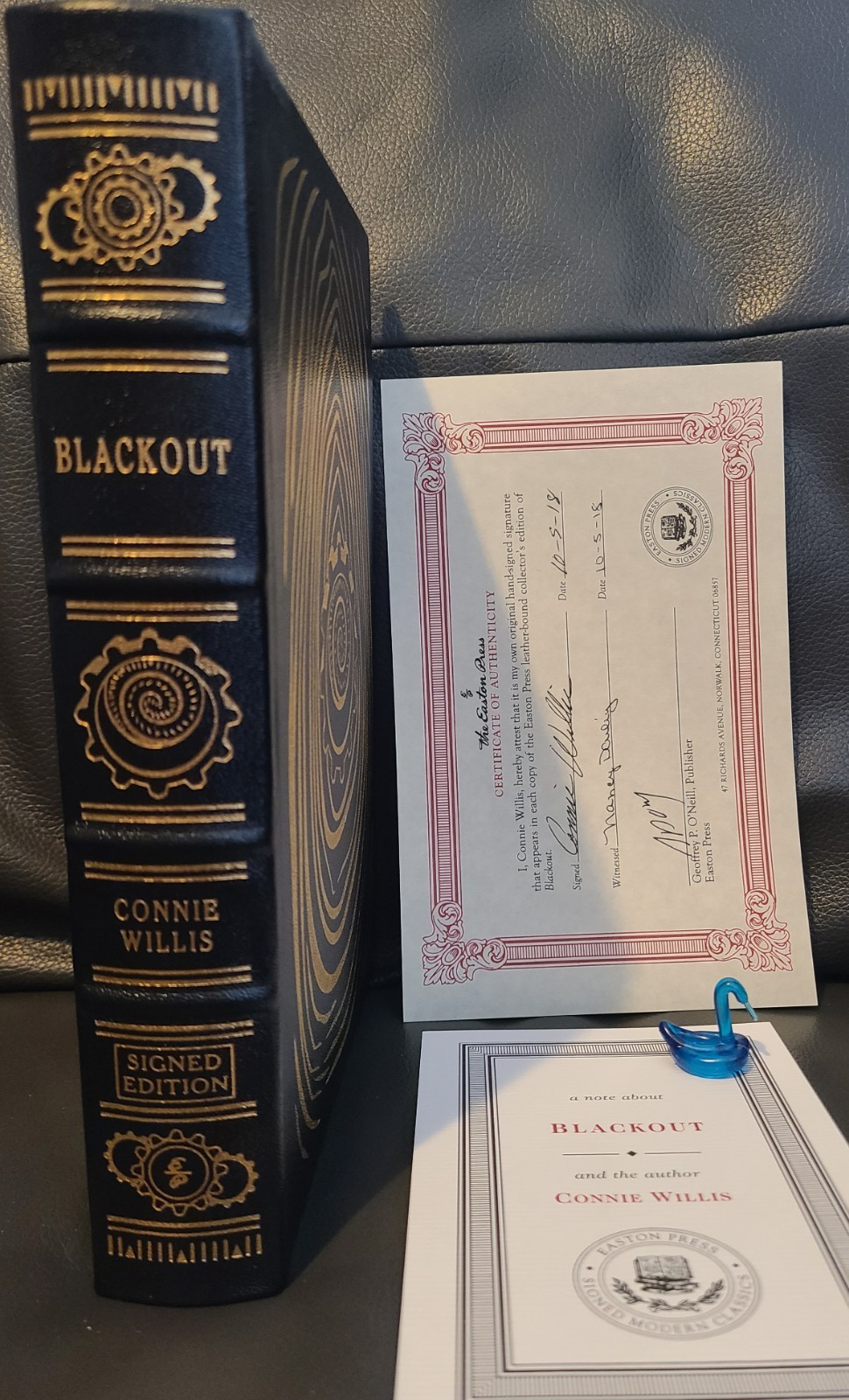 Easton Press BLACKOUT Connie Willis SIGNED WITH CERTIFICATE LIKE NEW! NEVER READ