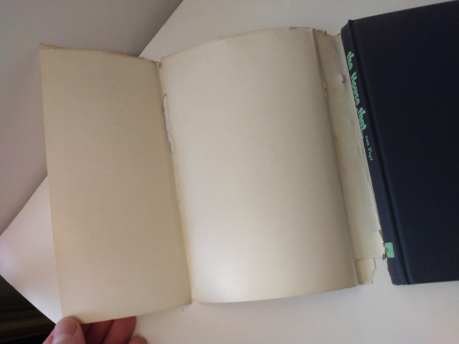 A E van Vogt / The House That Stood Still 1950 2nd Print VTG