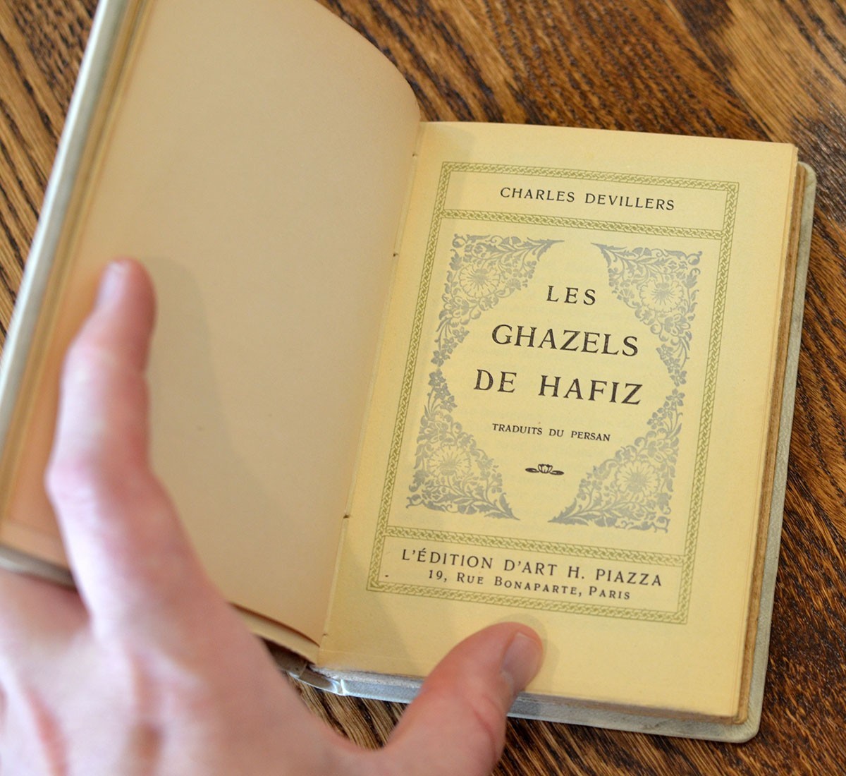 [Fine Binding | Painted Vellum] Les Ghazels de Hafiz, Full vellum binding
