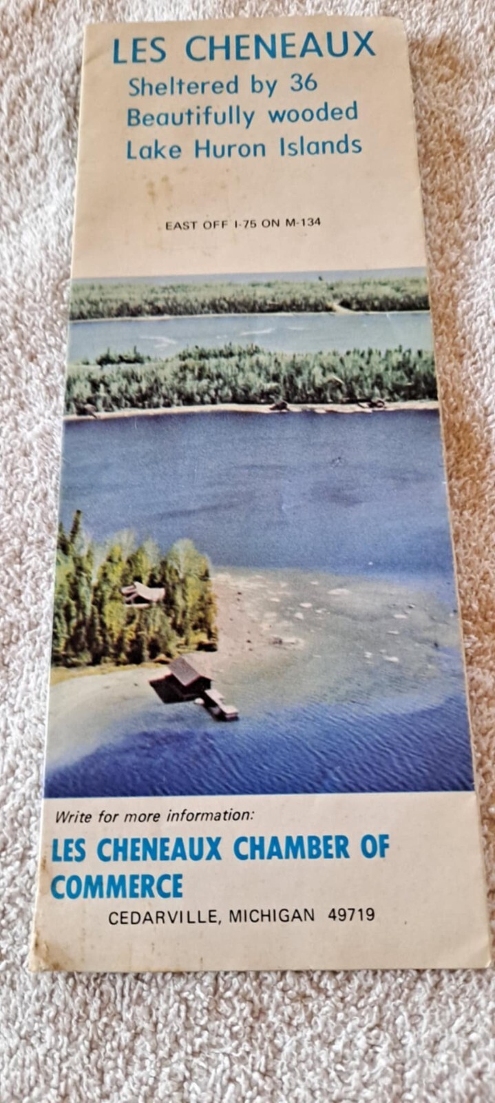 LES CHENEAUX TRAVEL GUIDE W/MAP VINTAGE 1960’S FOLD OUT
