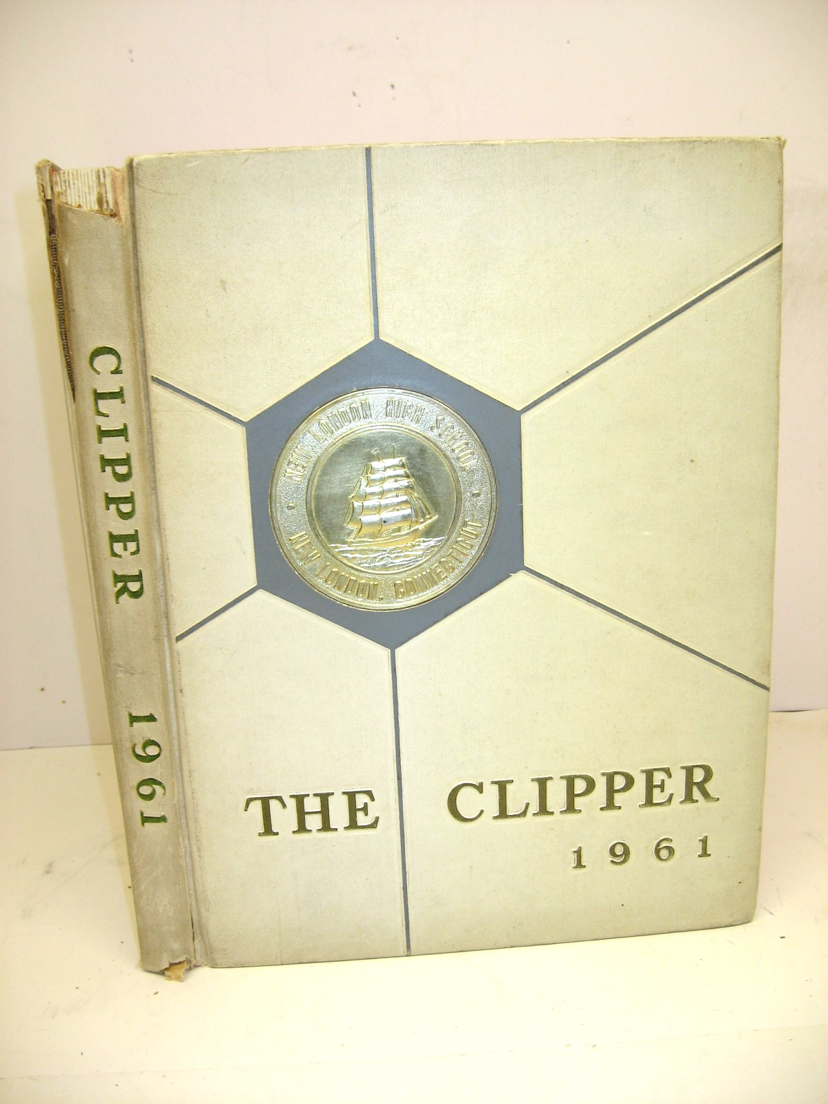 1961 Clipper, New London High School, New London, Connecticut Yearbook