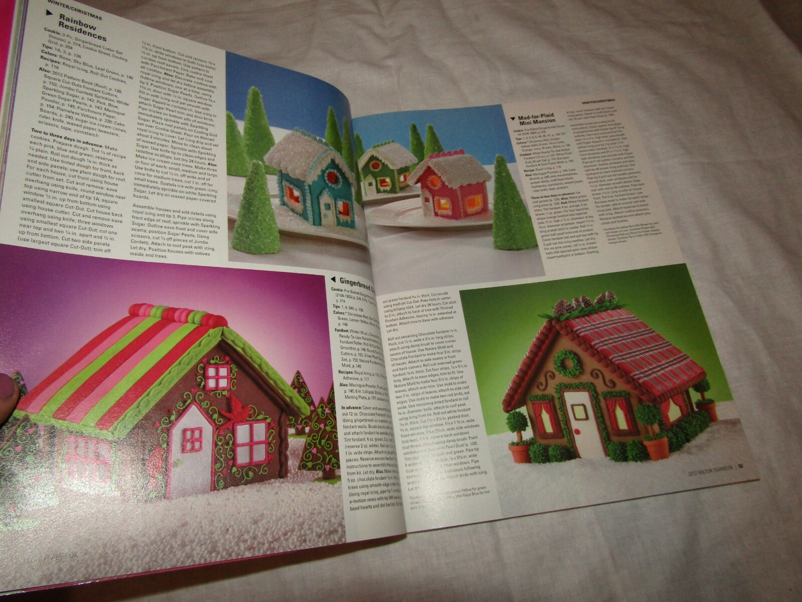 2 Wilton Cake Decorating 2011 2012 Yearbook Book Lot Christmas Holiday Party