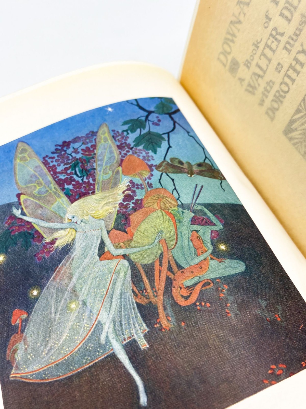 Walter de la Mare, Dorothy Lathrop / DOWN-ADOWN-DERRY Signed 1st Edition 1922