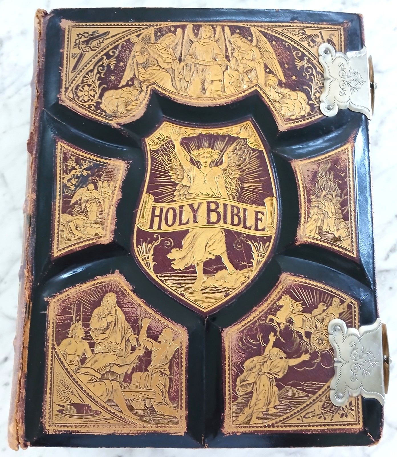 1800’s Self Pronouncing King James Bible w/ 500+ Pictures & Chronological Tables