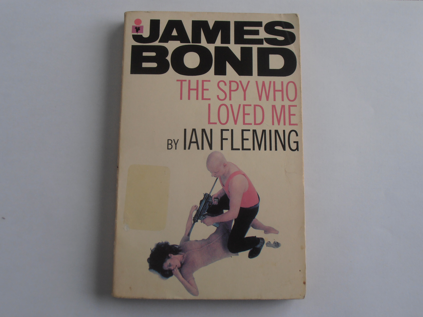 The Spy Who Loved Me – James Bond 007 by Ian Fleming – White Model Series 1971