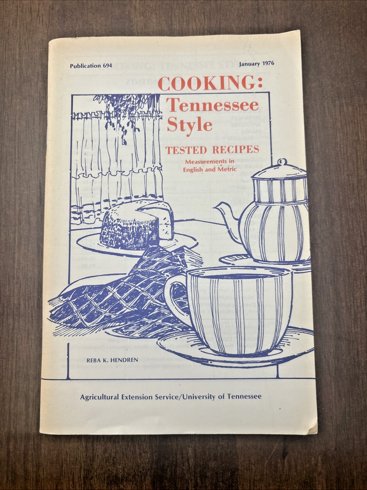 Cookbook Cooking Tennessee Style Tested Recipes Agriculture UT Book 1976 Vtg