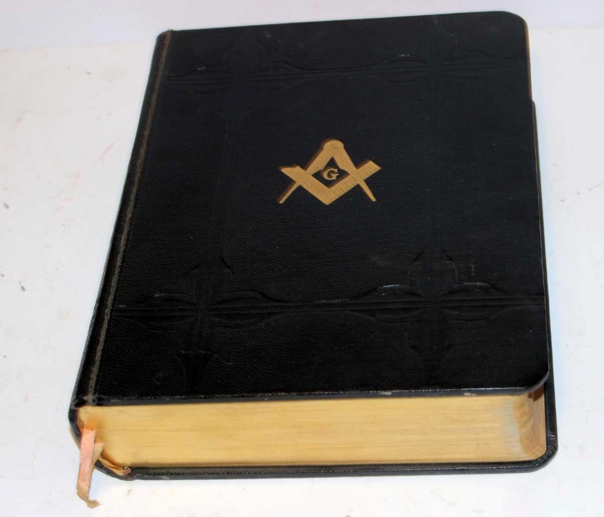 VINTAGE 1932 HOLY BIBLE MASONIC EDITION A.J. HOLMAN ILLUSTRATED FAMILY BIBLE