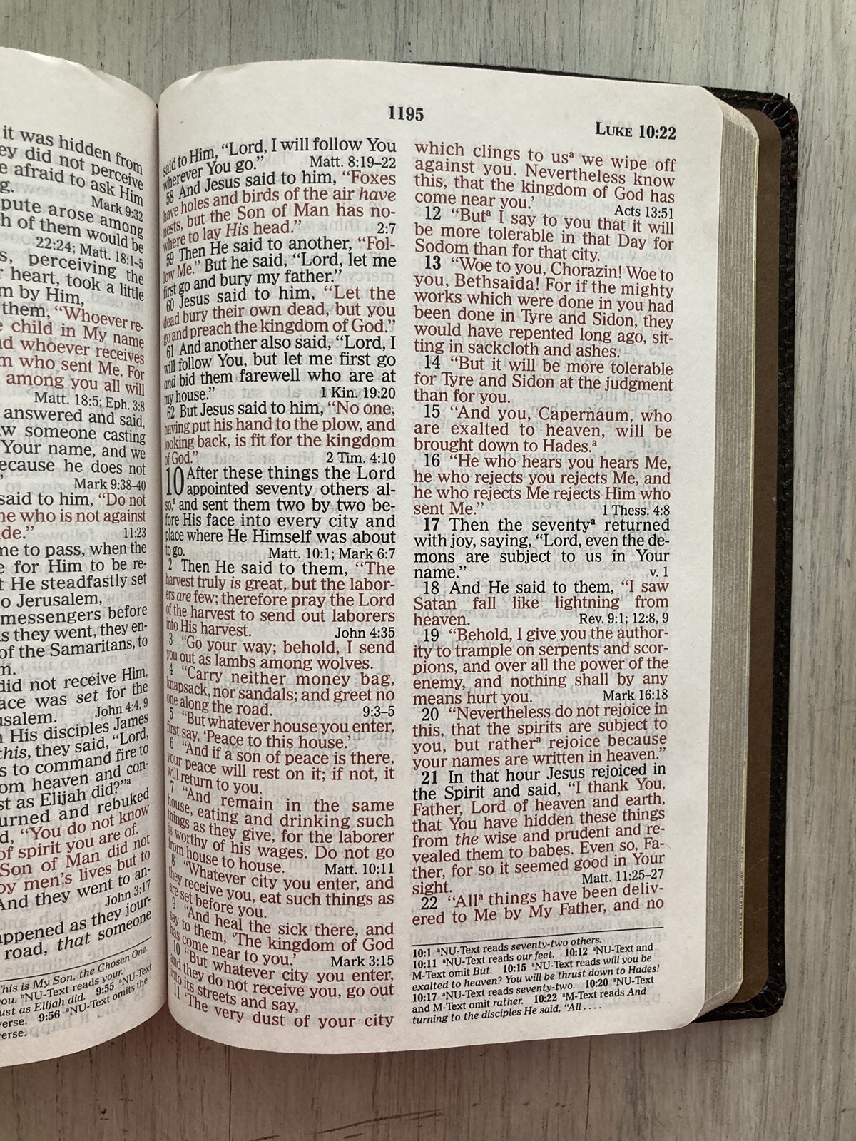 New King James Version Giant Print Edition Two Tone Leather Dark Brown Tan NKJV
