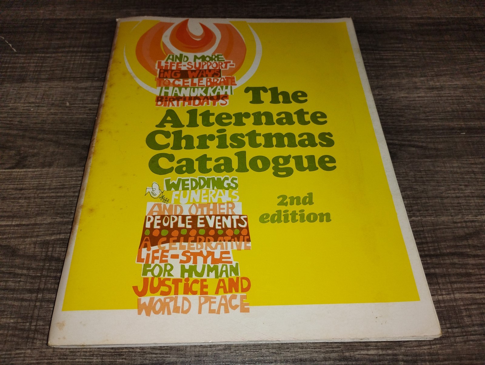 1974 The Alternate Christmas Catalogue 2nd Edition Large Softcover Bob Kochtizky