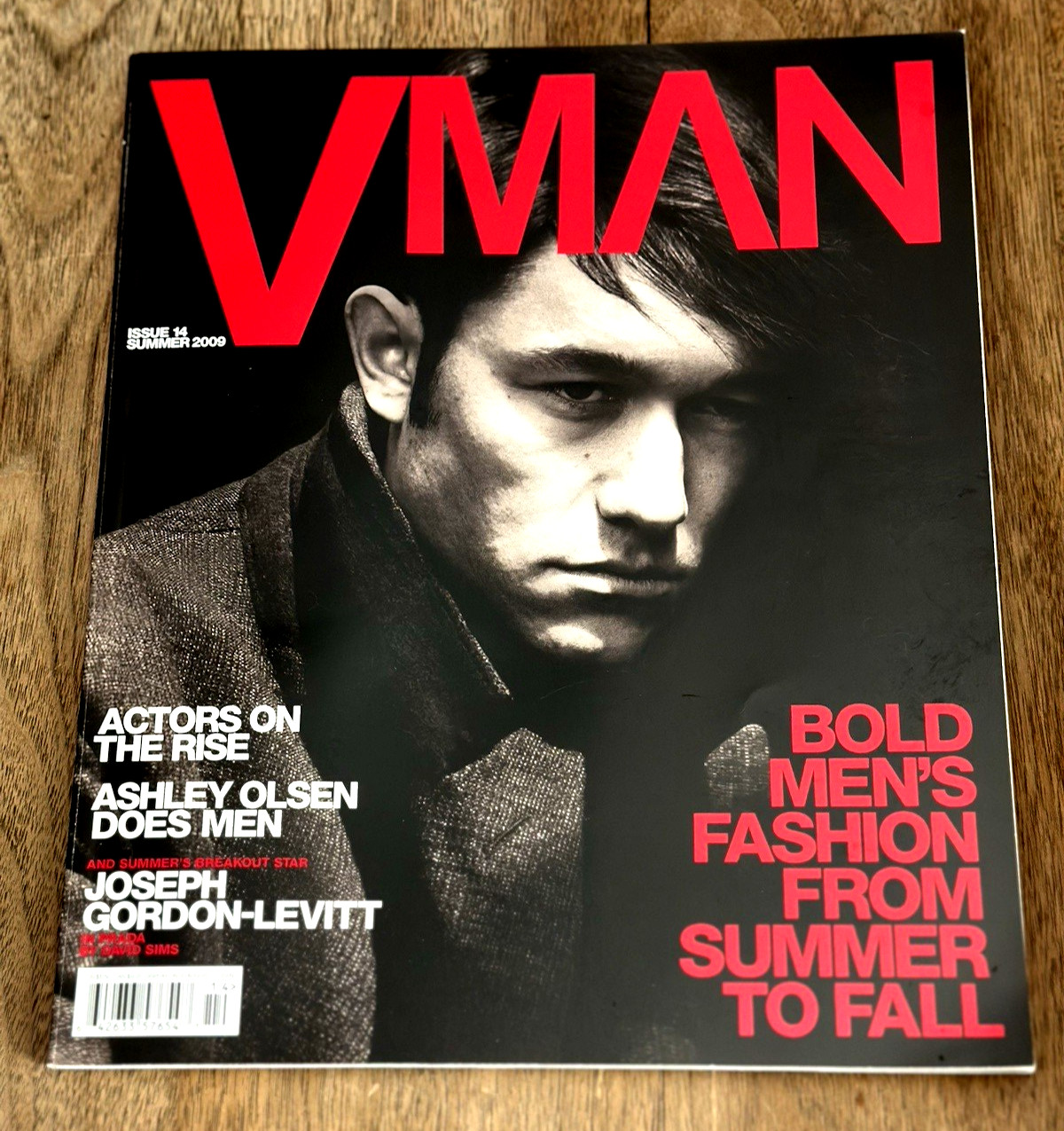 VMAN Mag 14 2009 JOSEPH GORDON-LEVITT Olly Alexander DIEGO LUNA Henry Cavill Gay