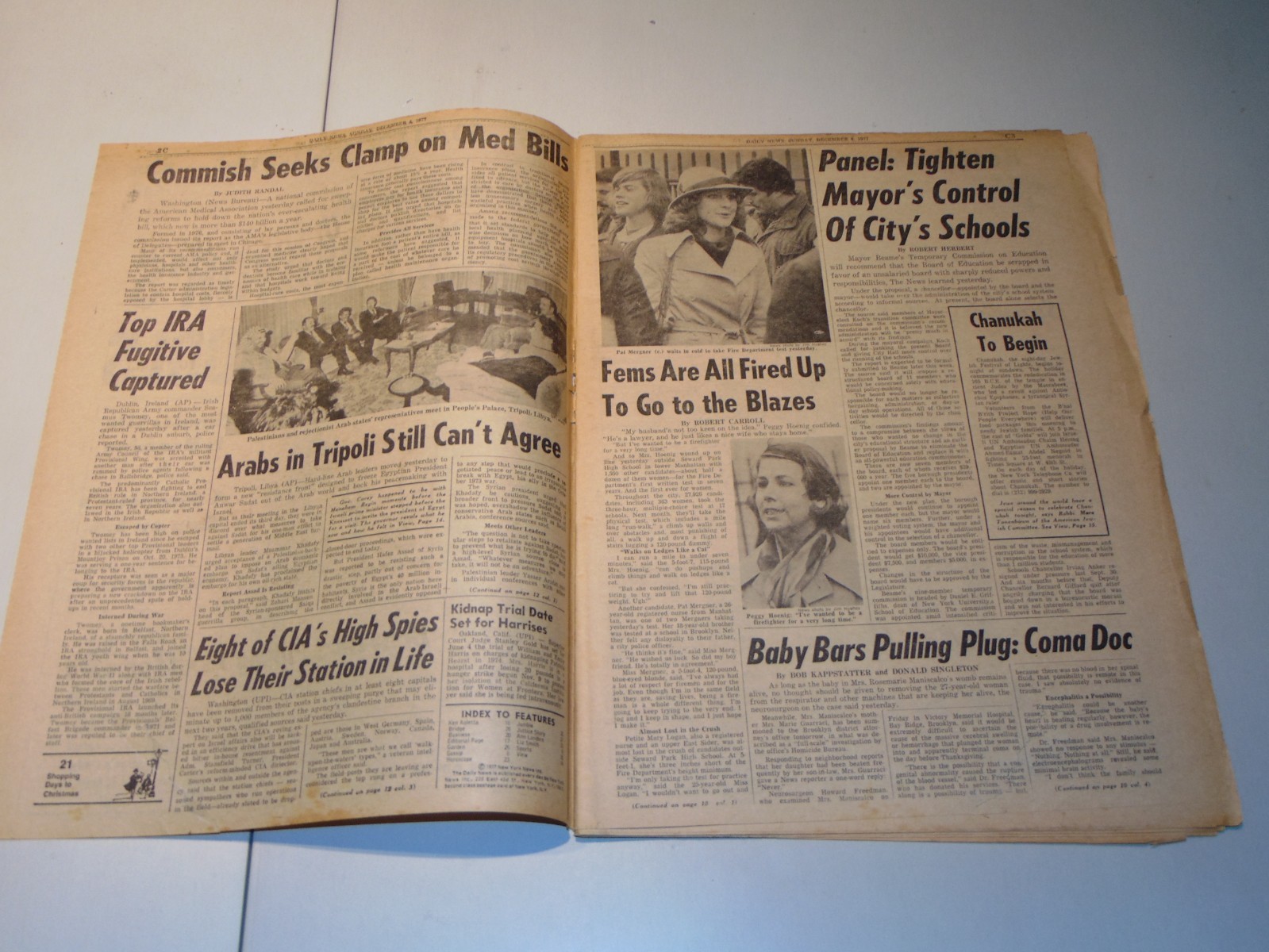 DEC. 4, 1977 „N.Y. DAILY NEWS“ NEWSPAPER: HILLSIDE STRANGLER’S GRIP ON L.A.