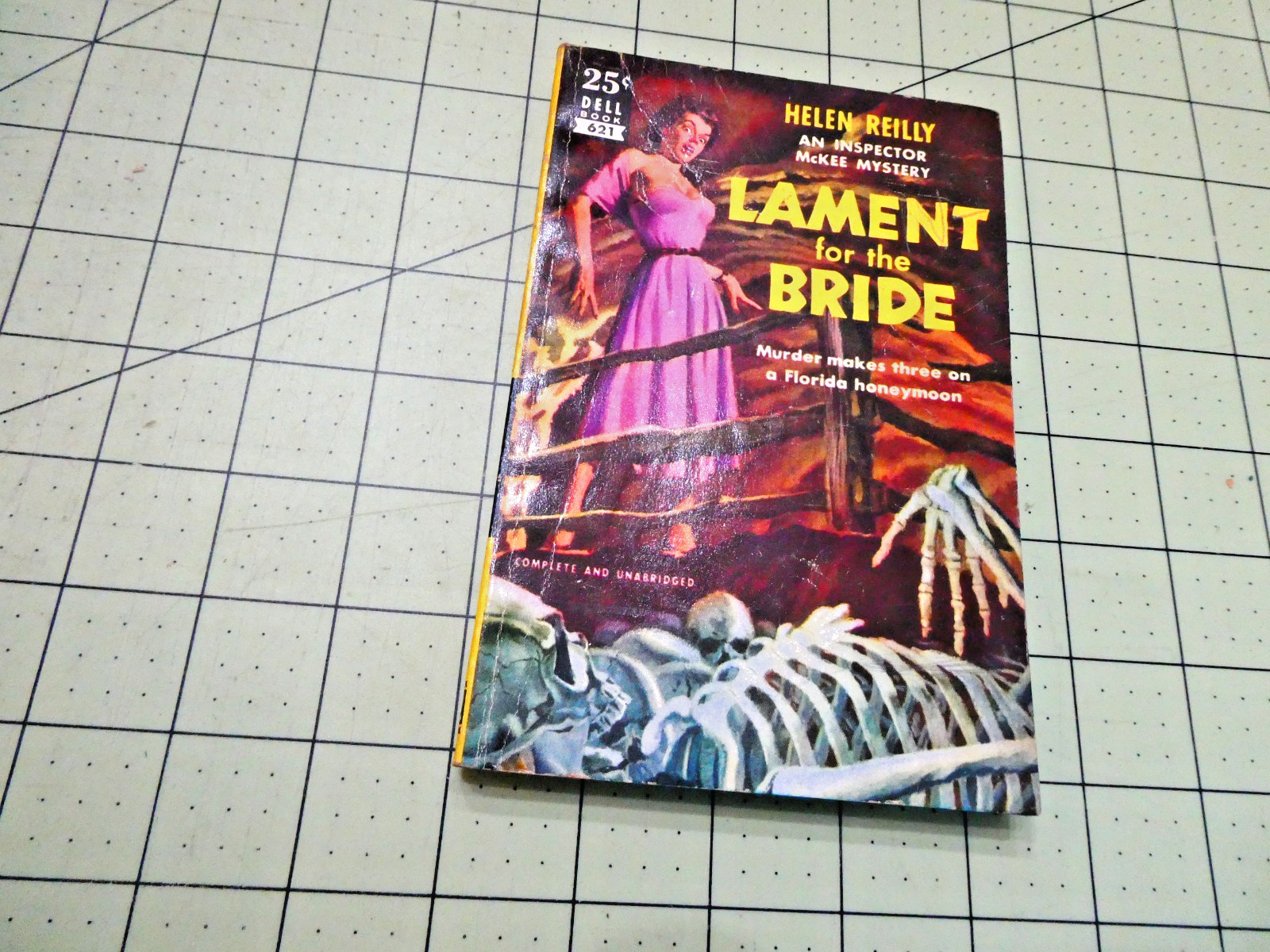 LAMENT FOR THE BRIDE by Helen Reilly (mapback #621) Vintage Dell mystery PB GGA