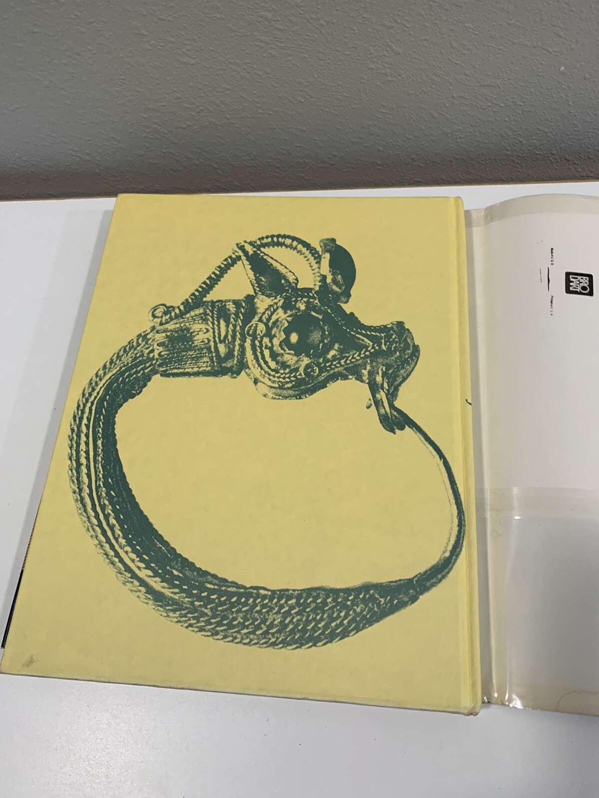 The Art of Jewelry – a Survey of Craft and Creation by Graham Hughes Book HC
