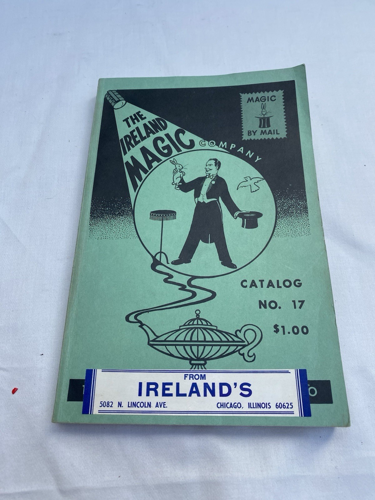 THE IRELAND MAGIC COMPANY Catalogue No. 17 (Paperback) From IRELAND’S Chicago