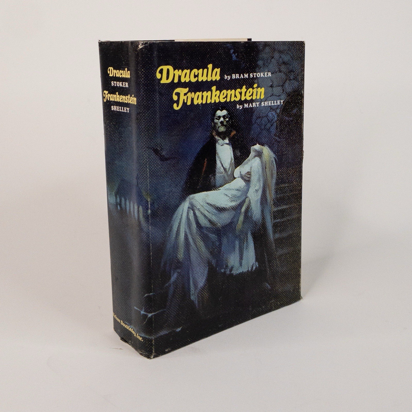 Dracula/Frankenstein, by Bram Stoker & Mary Shelley – 1987 – BCE Vtg. HC Book DJ