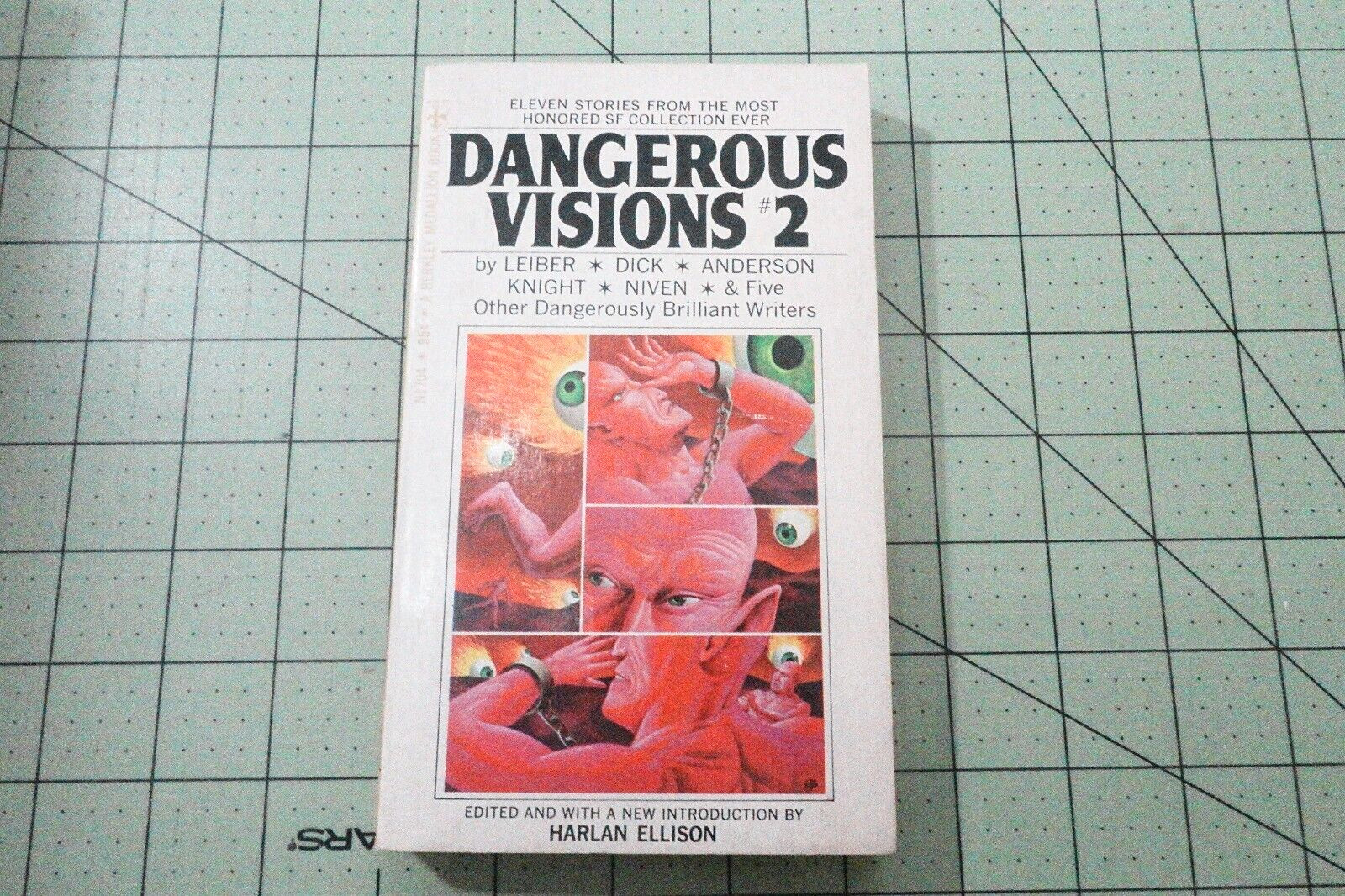 DANGEROUS VISIONS #2 EDITED BY HARLAN ELLISON 1969 VINTAGE BERKLEY BKS SF PB
