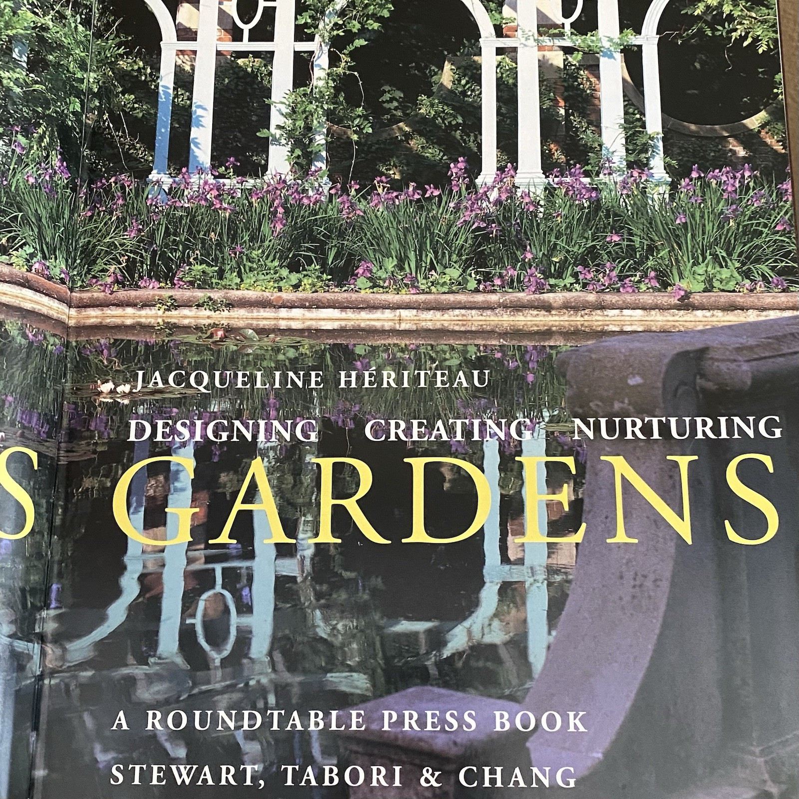 „Glorious Gardens“ Roundtable Press Leather Bound HC Jaqueline Heriteau Book