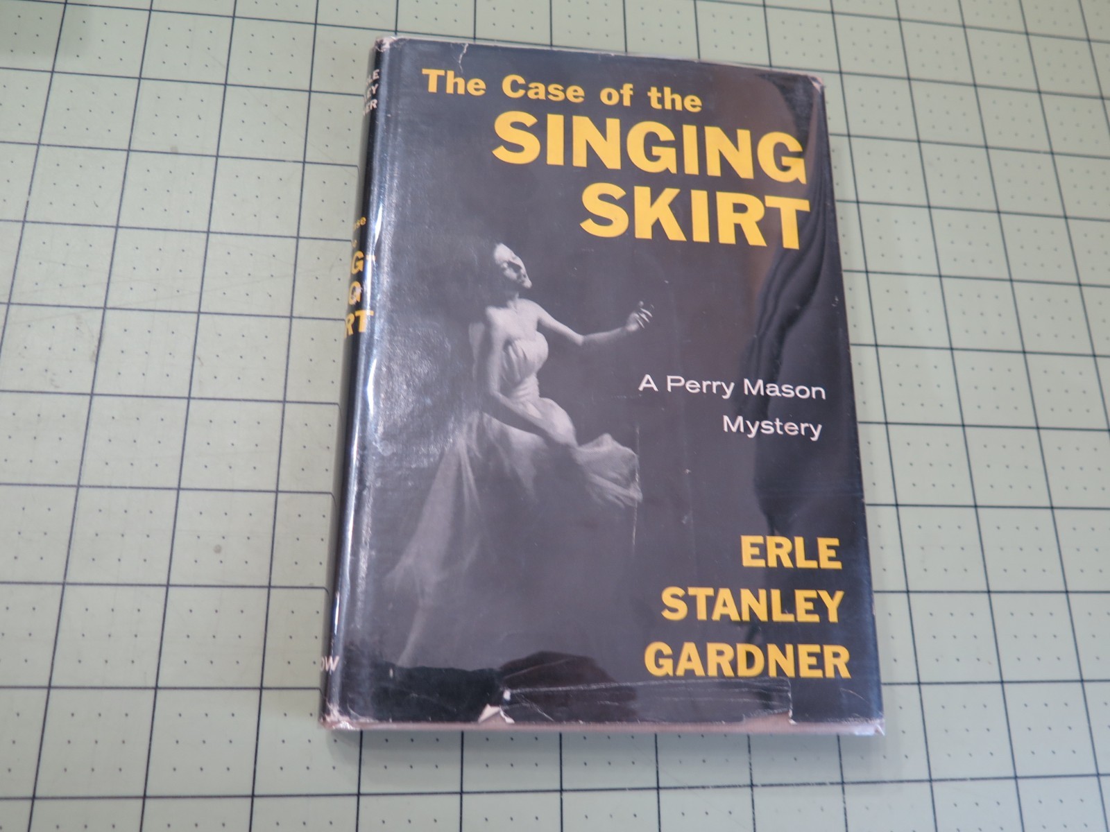 Case of the Singing Skirt by Erle Stanley Gardner Perry Mason 1959 Morrow 1st