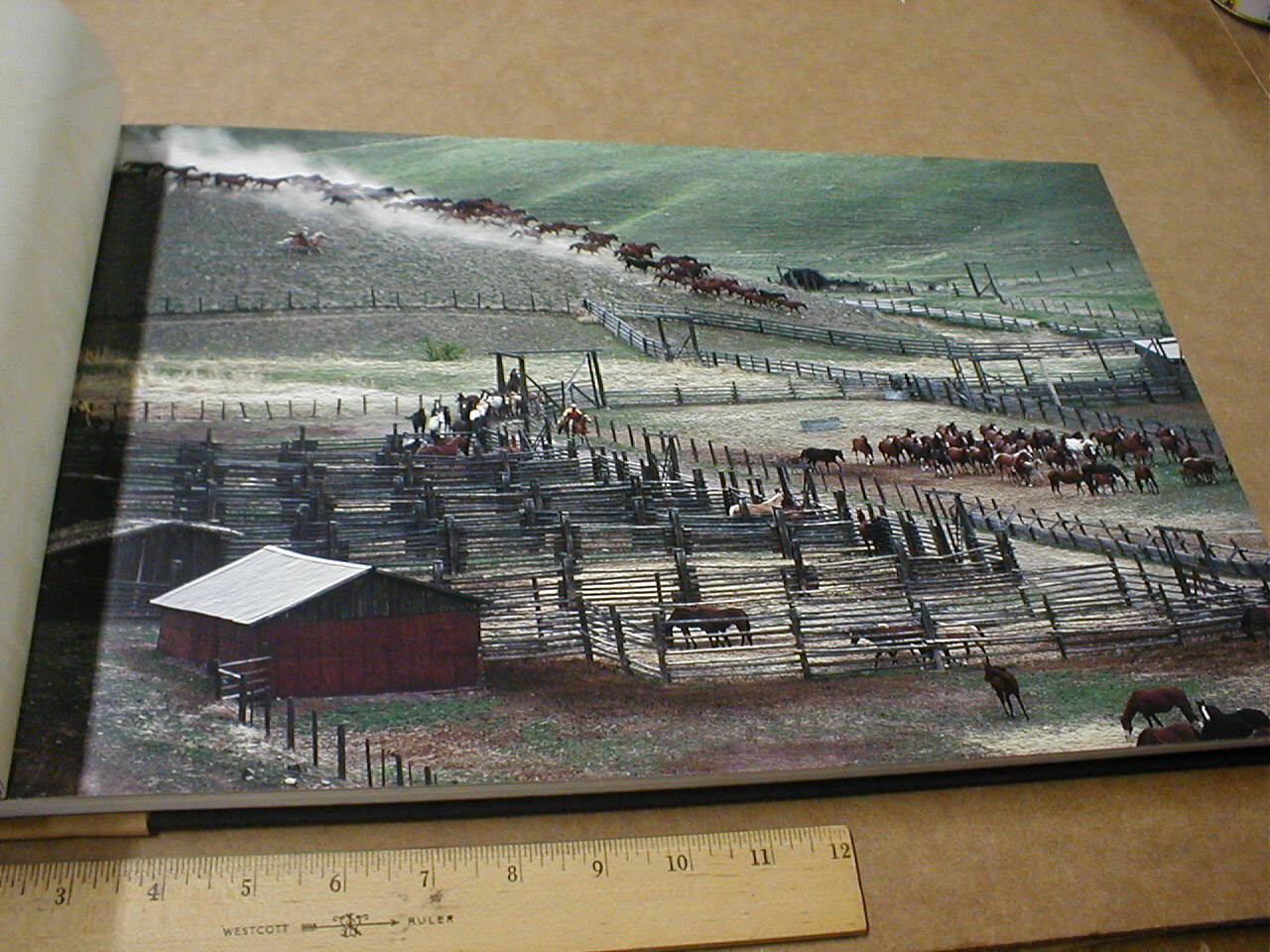 1999 Marlboro Country Pictorial Phillip Morris Coffee Table Book Canvas Suede HC