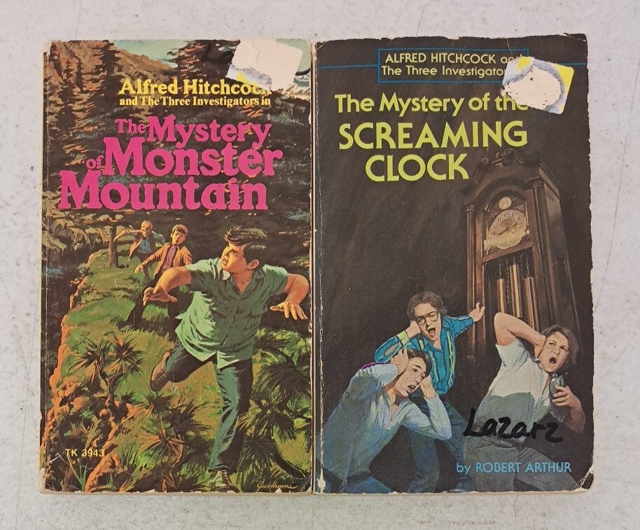 VINTAGE Scholastic 1973-1968 Printings Monster Mountain-Screaming Clock B37