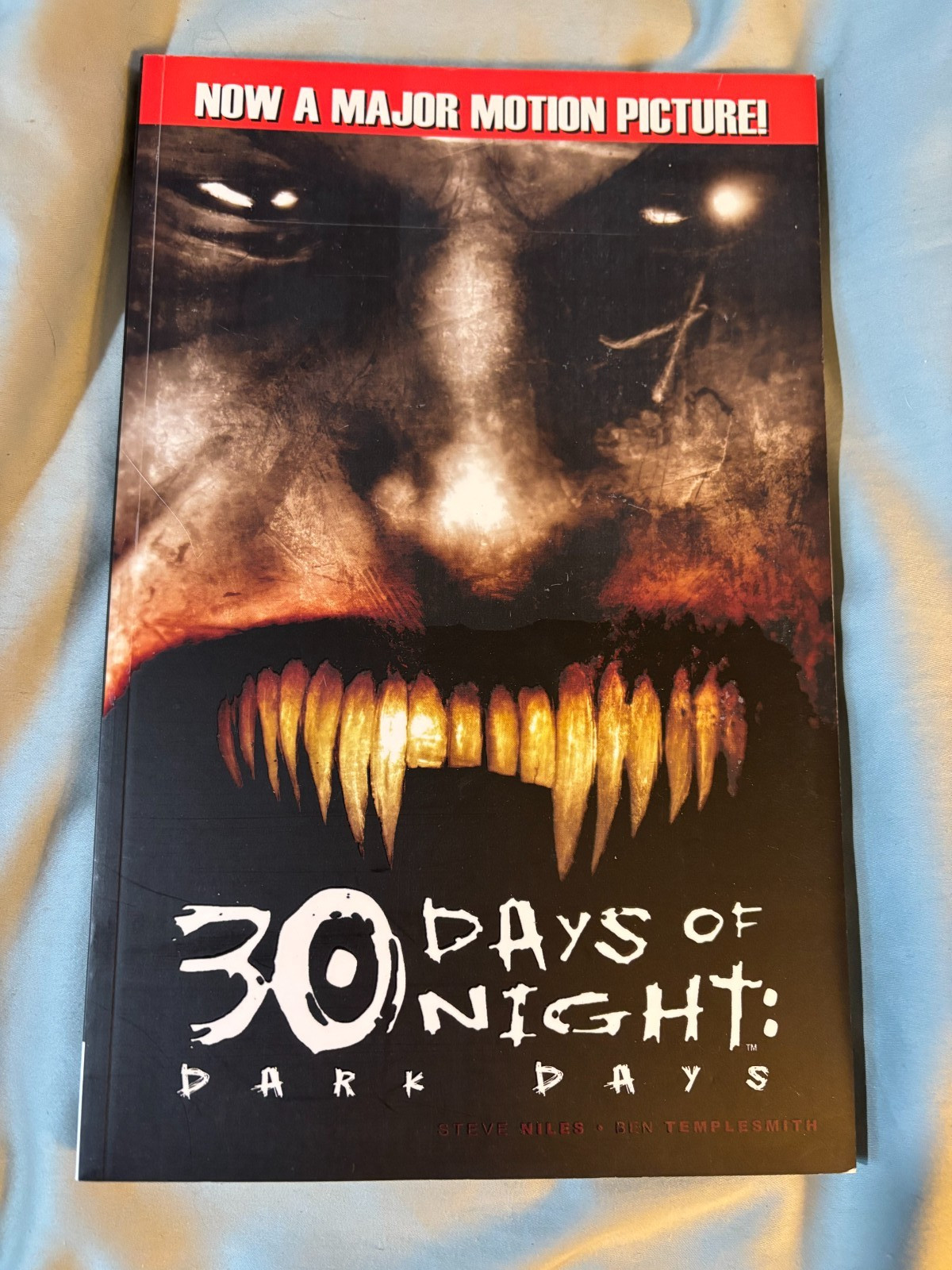 30 Days of Night: Dark Days – Movie Tie In trade PB VG++ graphic novel – vampire