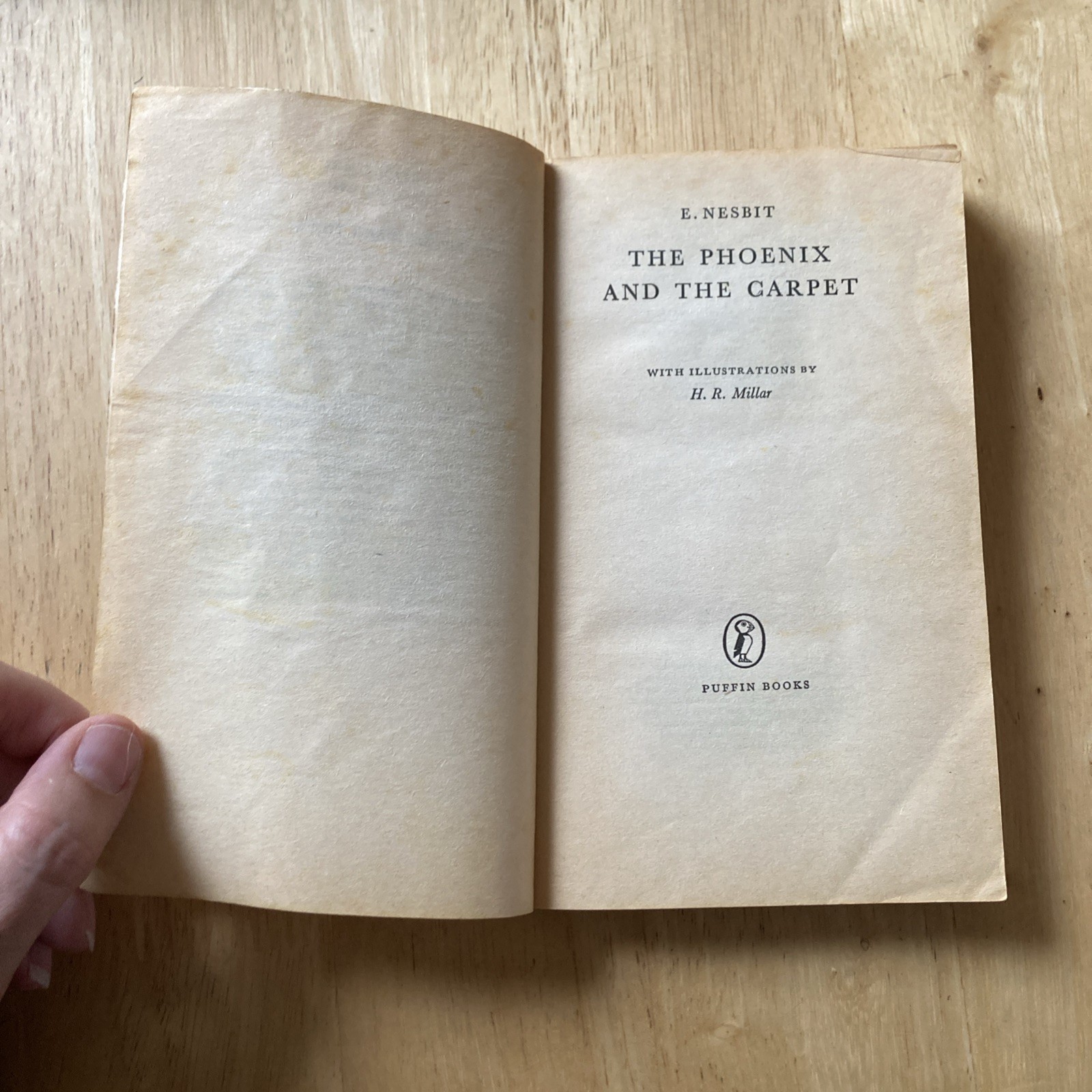 The Phoenix and the Carpet E. Nesbit. Vintage Puffin Book Reprint 1974