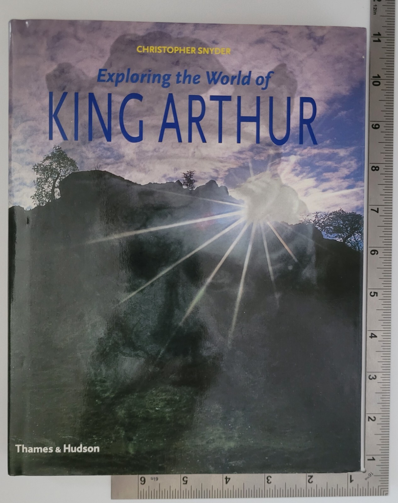 King Arthur Hardback Christopher Snyder 2000 Thames And Hudson Ltd
