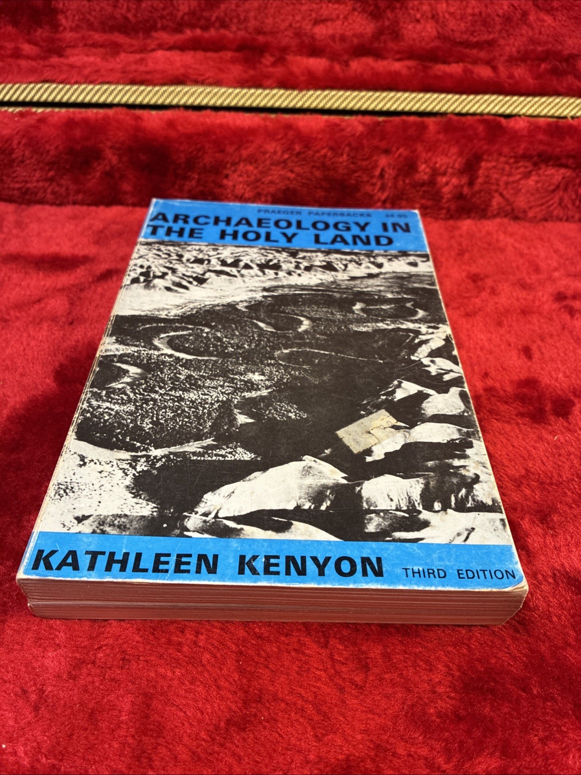 Archaeology in the Holy Land Kathleen Kenyon Third Edition Praeger Paperbacks