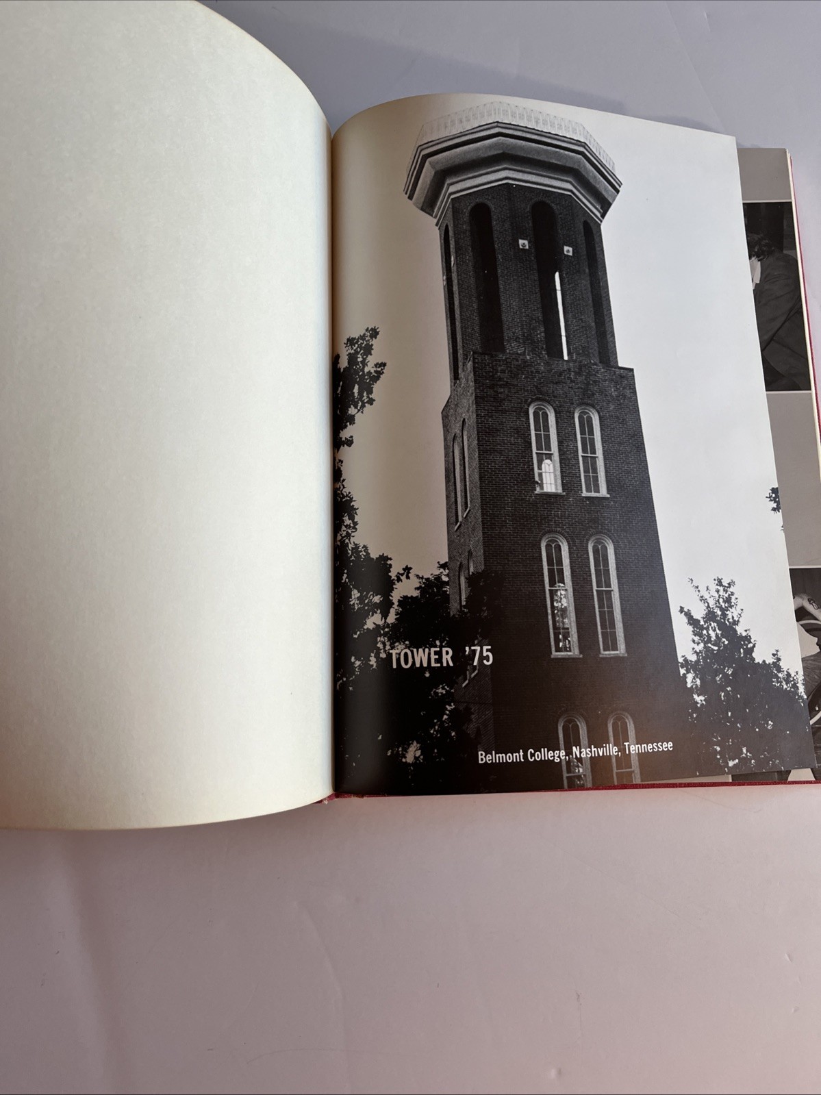 Vintage Belmont College of Nashville, TN Yearbook „1975 Tower“ (Y6)