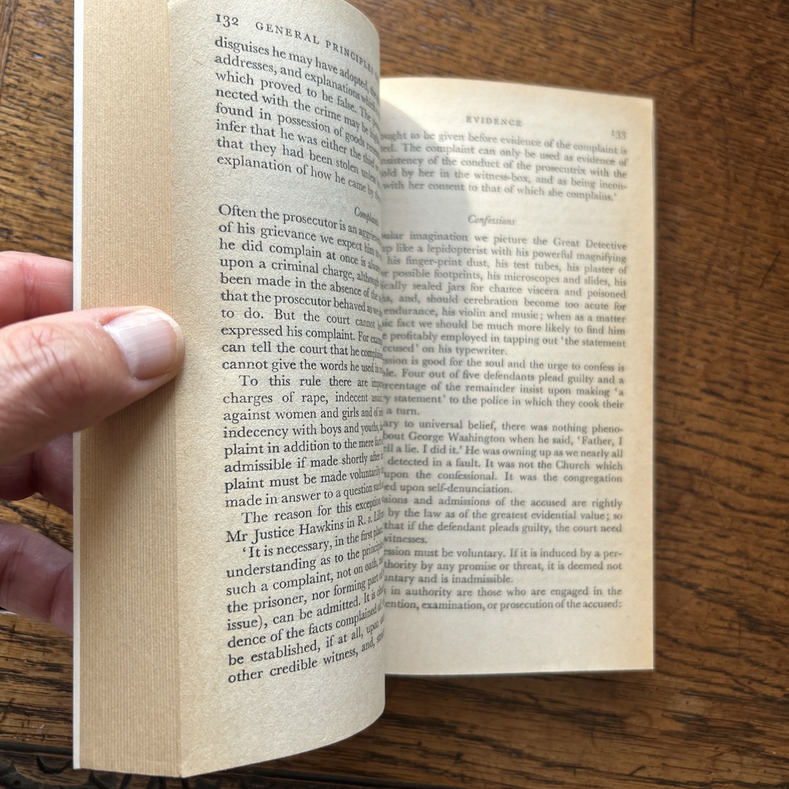 THE CRIMINAL LAW F T Giles – Pelican Book A301 1961