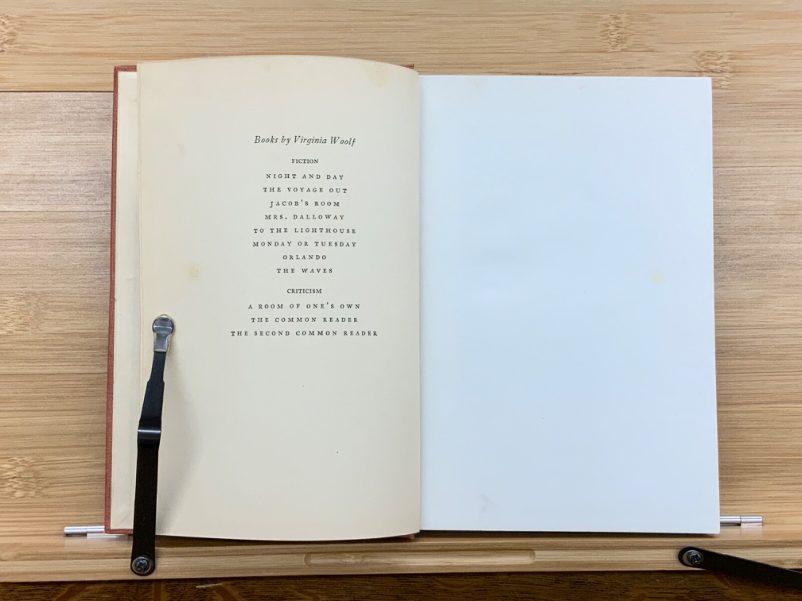 1933 Flush: A Biography by Virginia Woolf, Stated First Edition – Plates