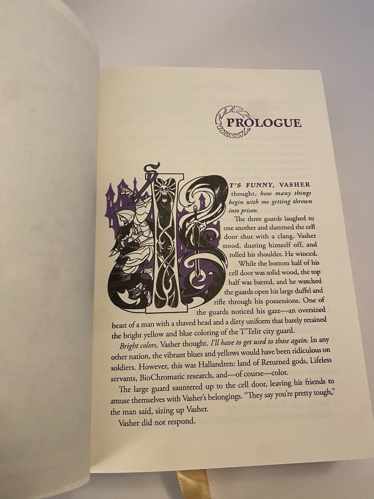 SIGNED Leatherbound Warbreaker – Deluxe Dragonsteel Edition Brandon Sanderson!