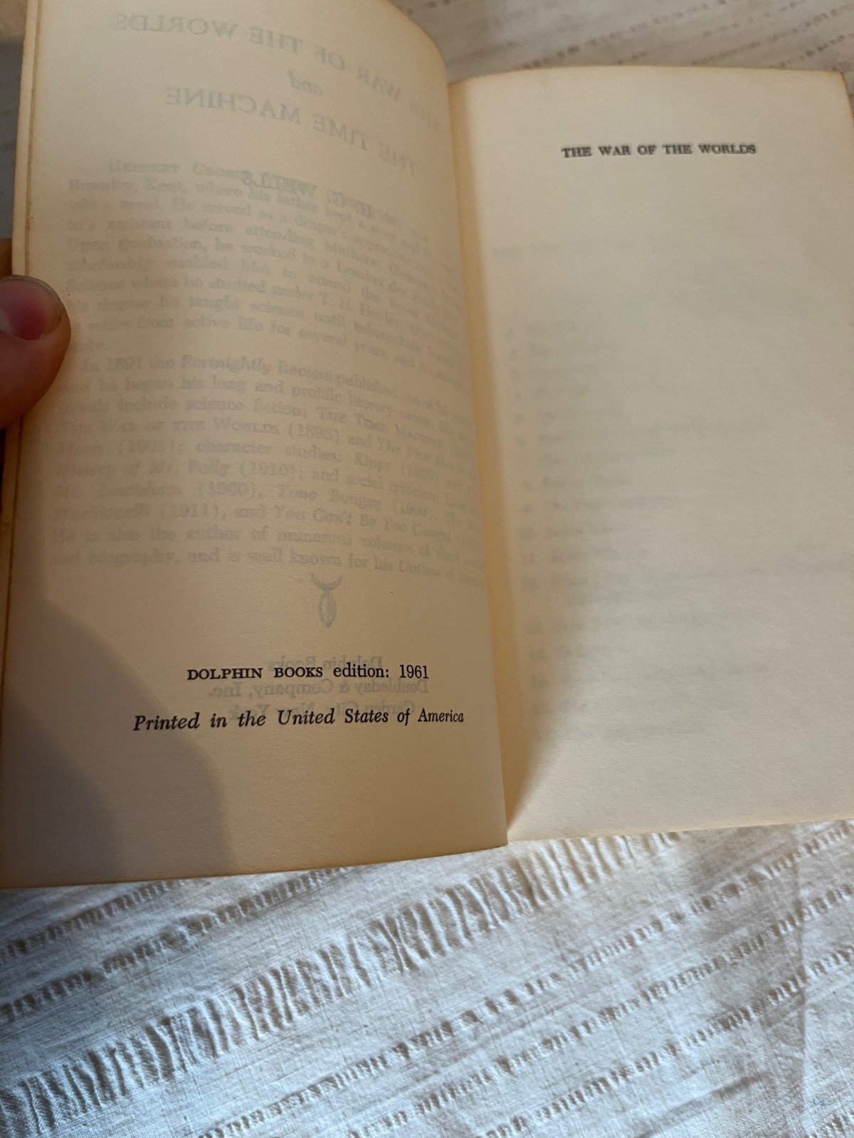 The War Of The Worlds and The Time Machine by H.G. Wells Vintage 1961 Paperback