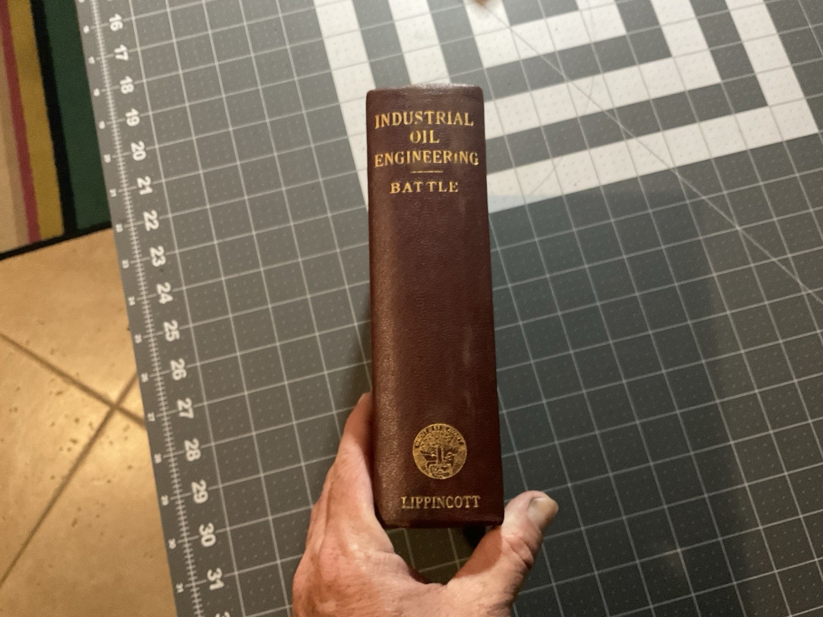 INDUSTRIAL OIL ENGINEERING, Battle 1926, Handbook of Industrial Oil Eng. (B Top)