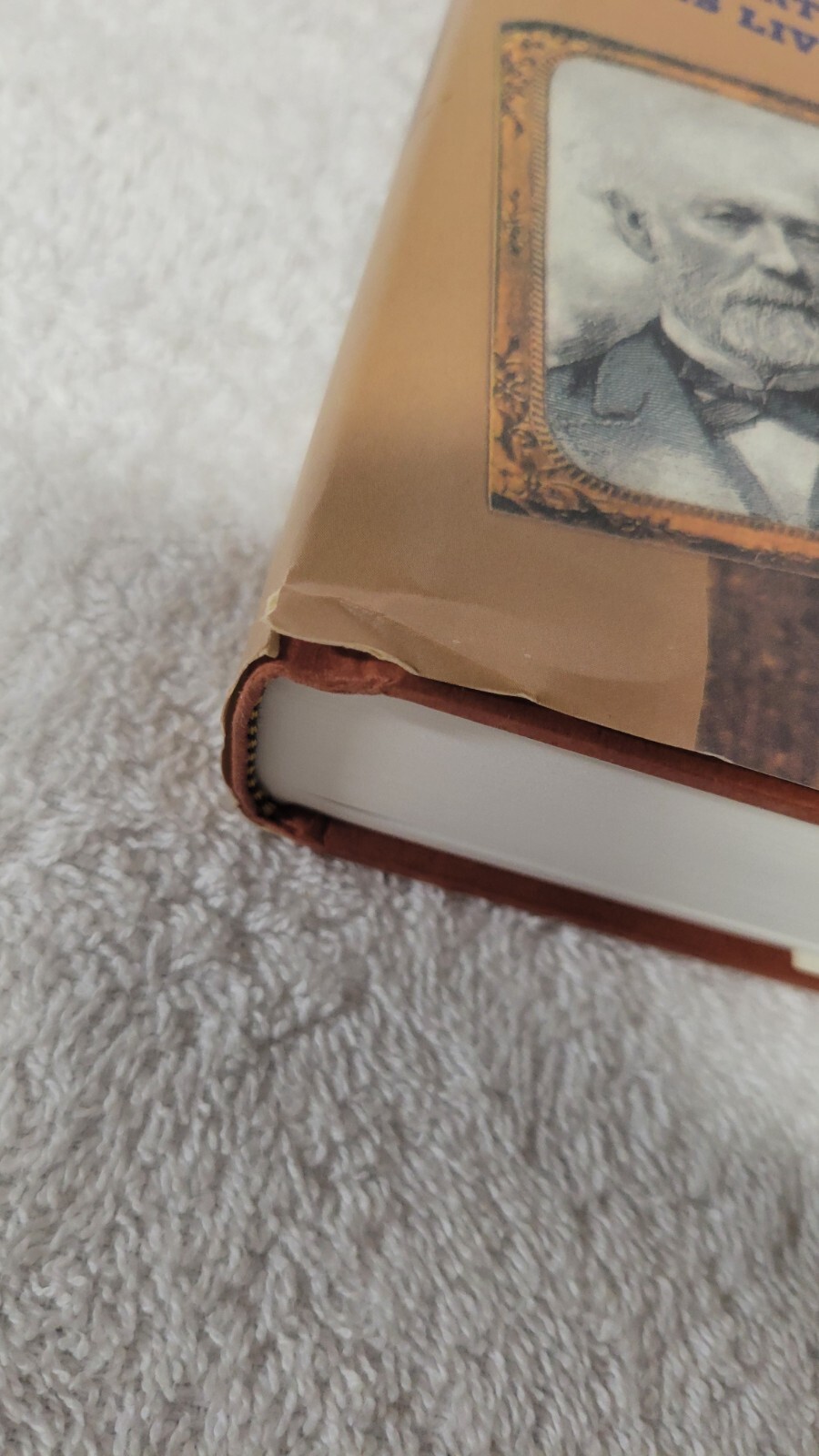 A Different Valor: Joseph E. Johnston, HC 1995 + Essay on Johnston by R. McMurry