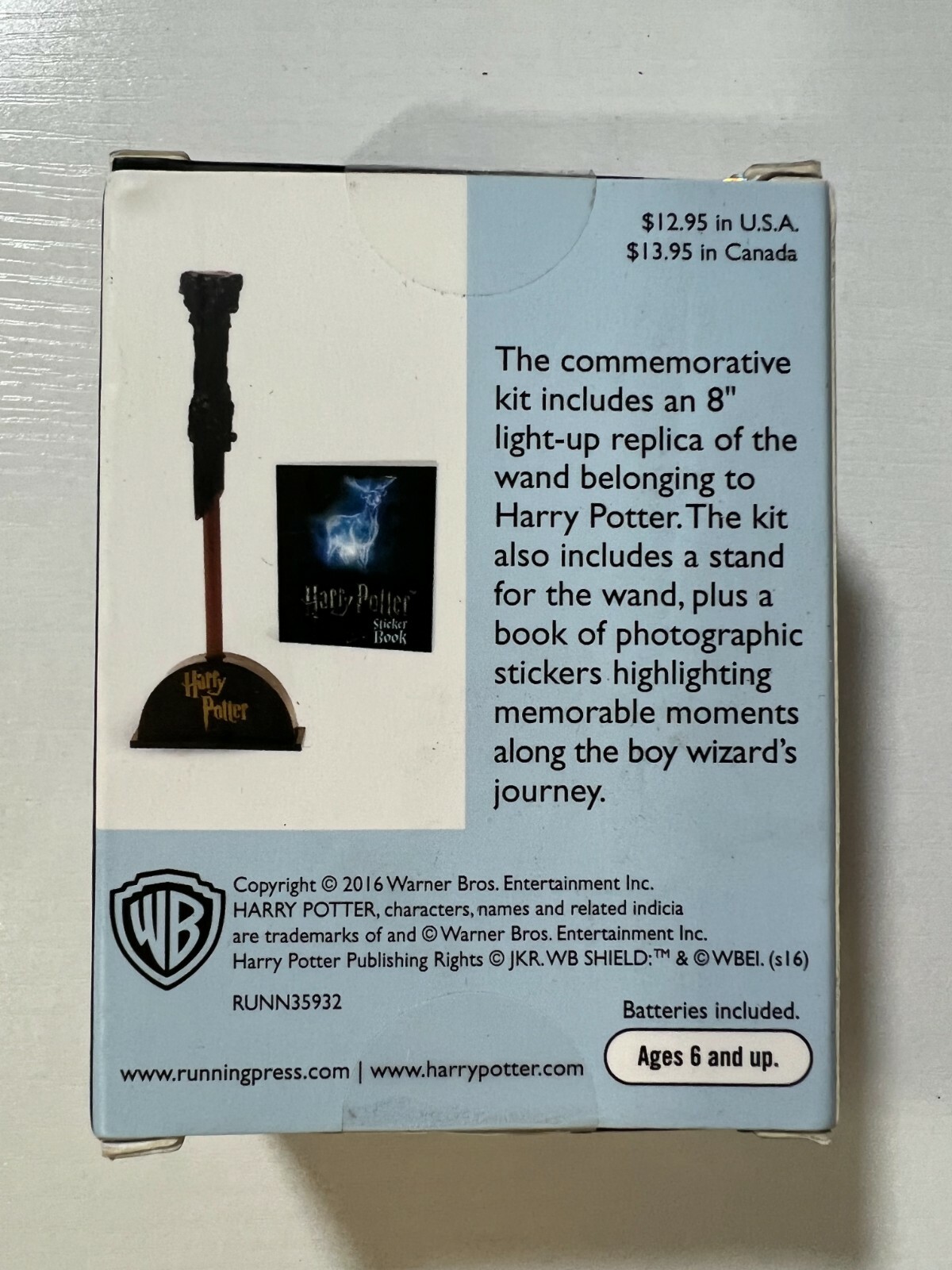 Harry Potter Wizard’s Wand with Sticker Book : LIGHTS UP – NEW
