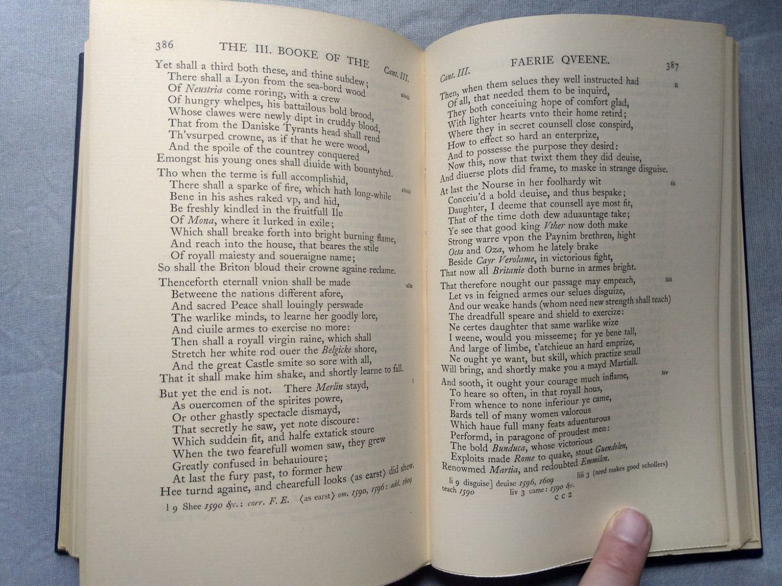 The Poetical Works of Edmund Spenser Faerie Queene 2 Vols Clarendon Press 1964