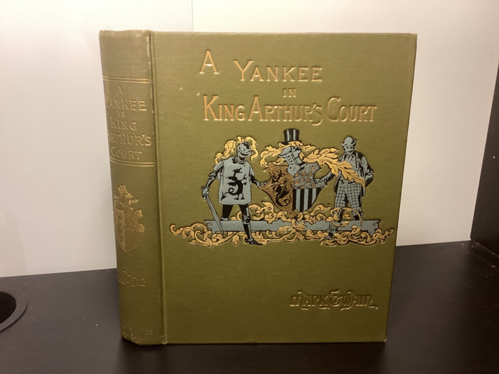 1890 A Connecticut Yankee In King Arthur’s Court – Early Edition