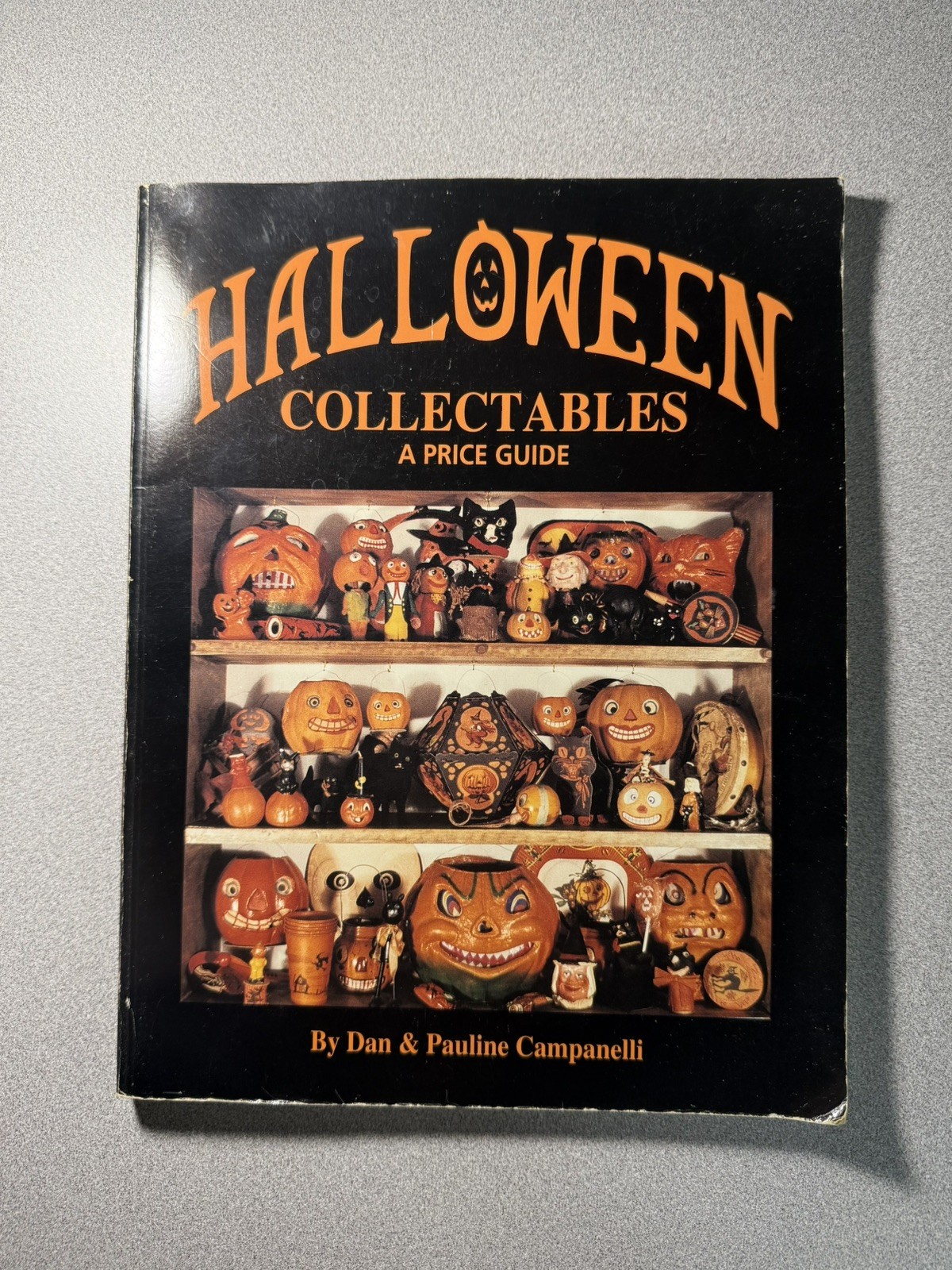 VTG Halloween Collectables A Price Guide Dan & Pauline Campanelli Softcover 1995