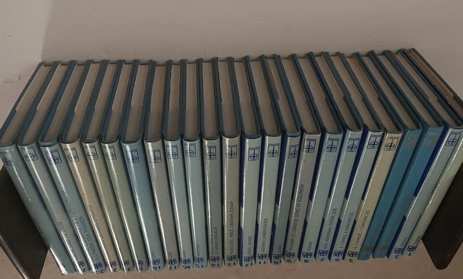 Layman’s Bible Book Commentary Complete 24 volume hardcover set 1978