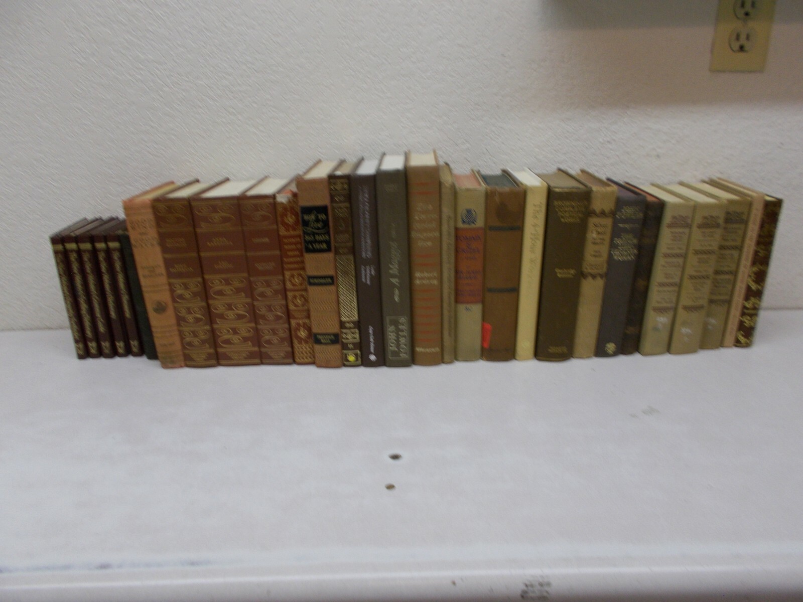 29 TAN / BROWN DECORATIVE STAGING WEDDING STACKS LIBRARY VINTAGE