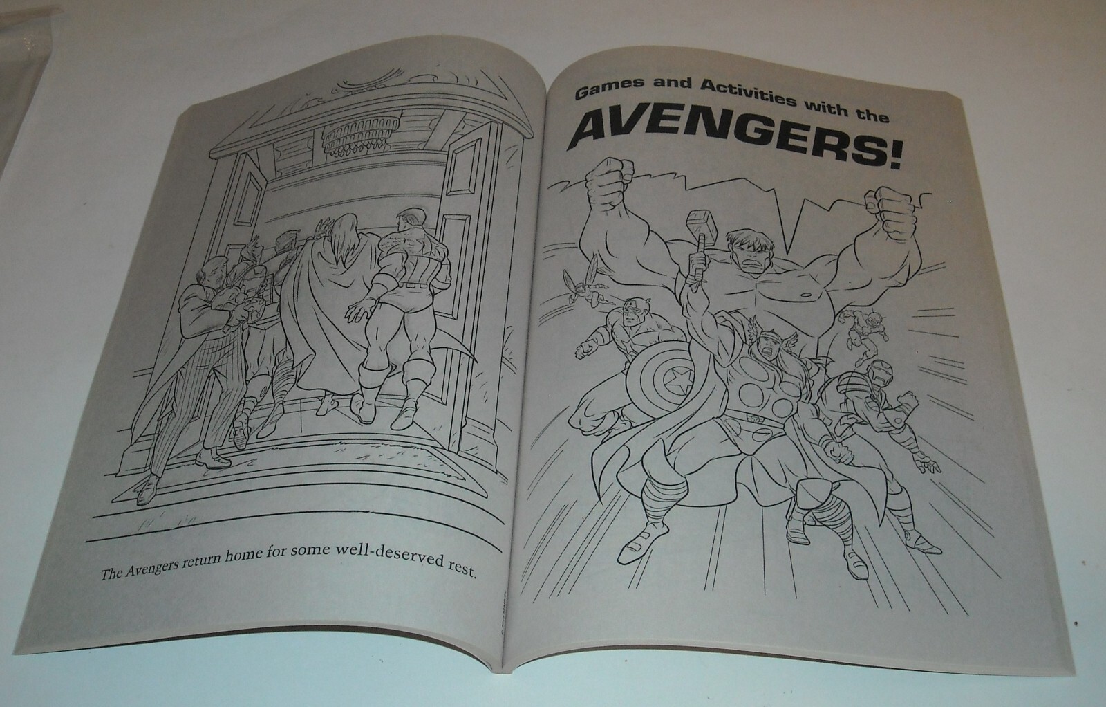 AVENGERS MARVEL COMICS BIG FUN COLOING BOOK 2015 NEW UNUSED with PLAY PACK MIP
