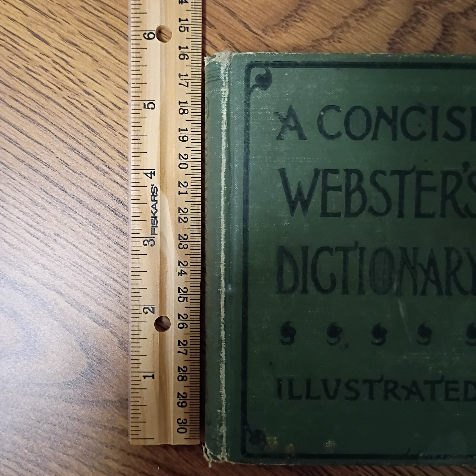 Antique Webster’s Concise Dictionary illustrated ( 1895) A.L. Burt Company