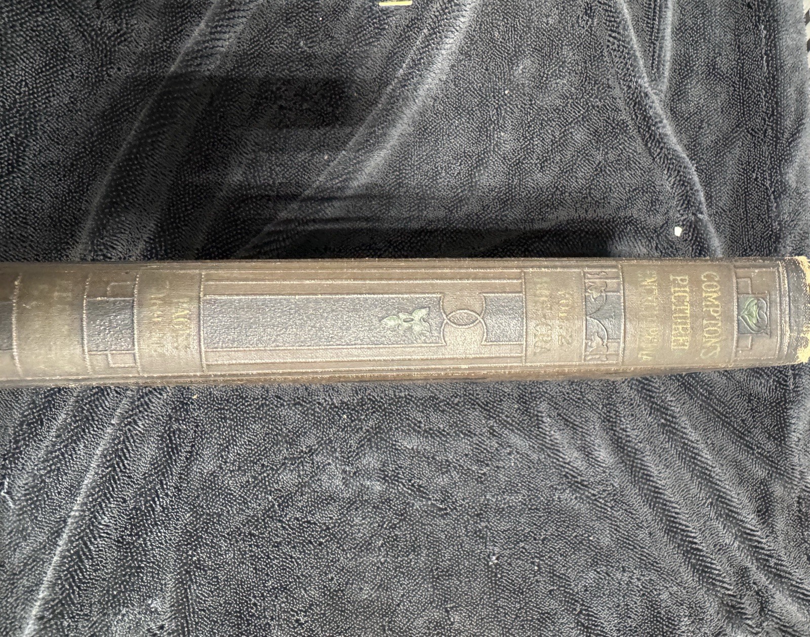 Compton’s Pictured Encyclopedia 9-Volume Set (1920)Vintage