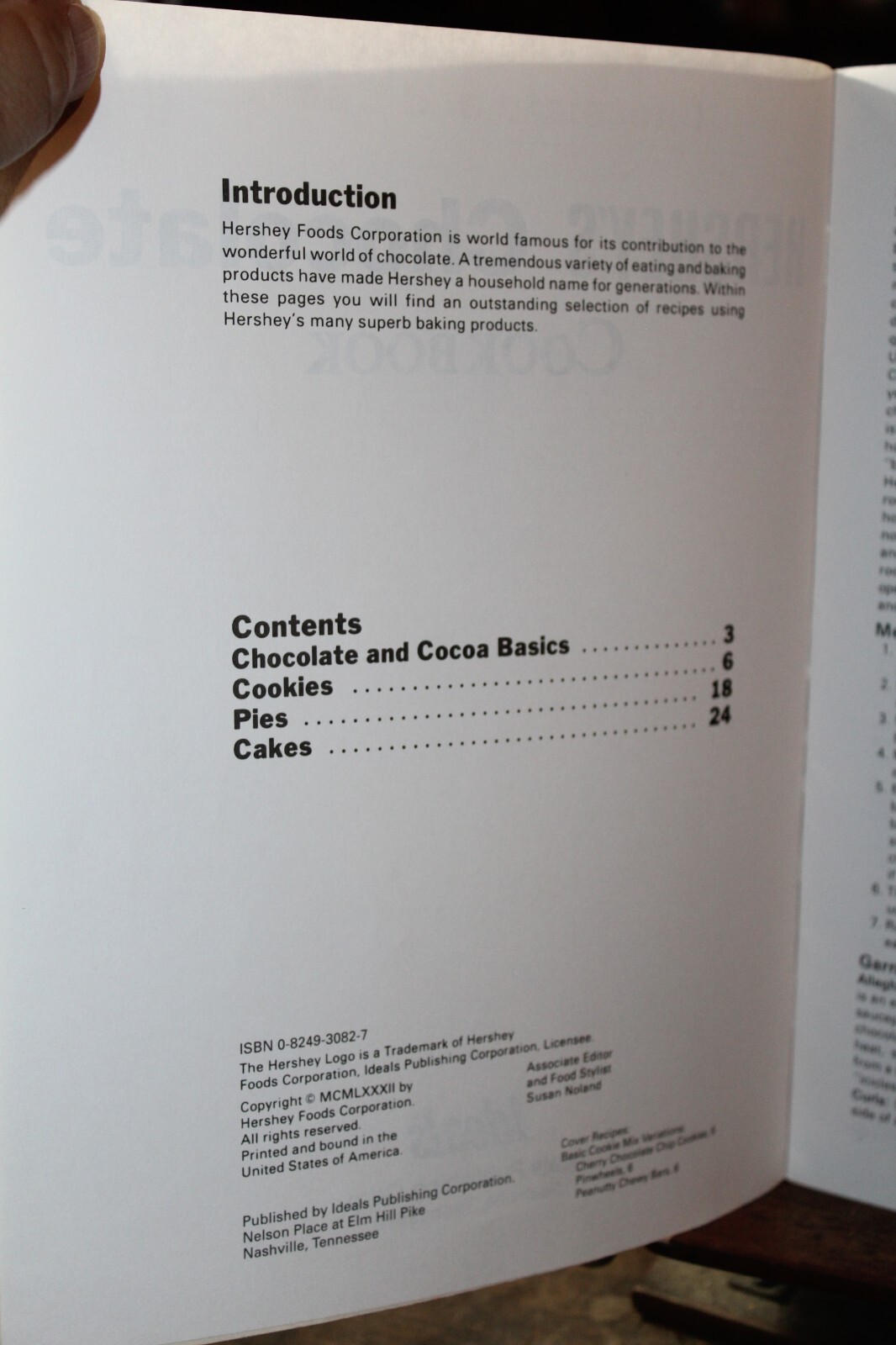 1982 Paperback Hershey’s Chocolate Cookbook Ideals