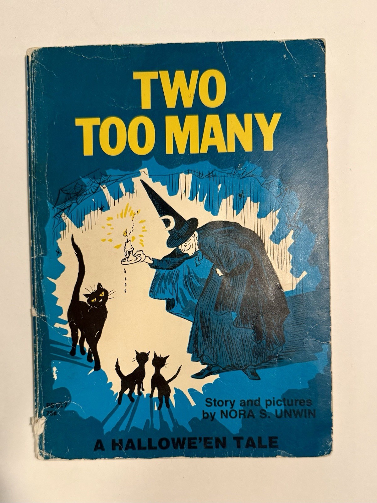 Vintage Two Too Many By Nora Unwin Halloween Witch & Cat Book 1st Printing 1972