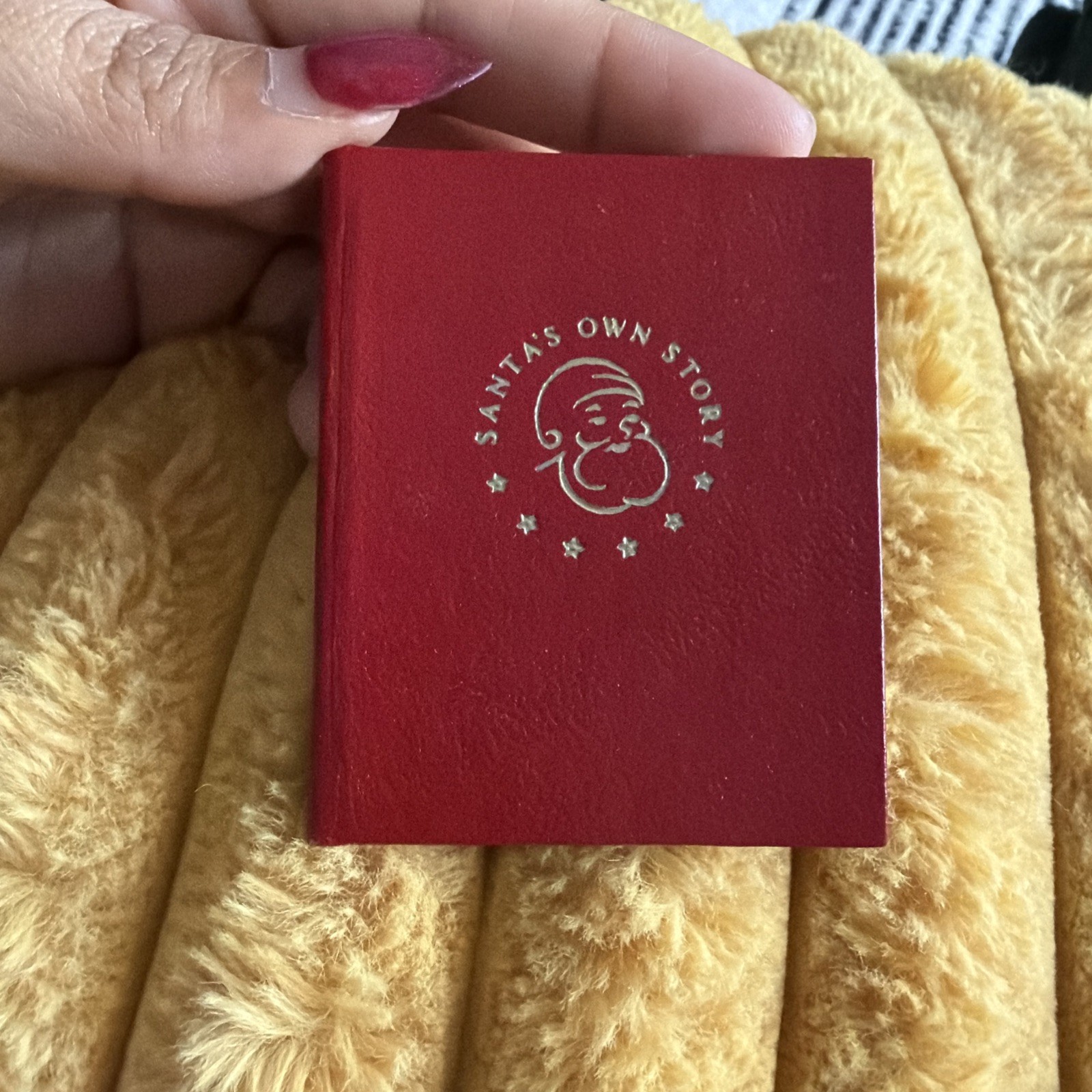 Santa’s Own Story – Black Cat Press, 1977 – 2.75” Miniature Book – Rare