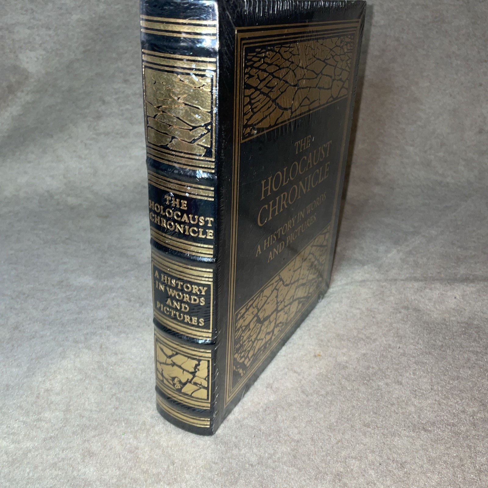 Easton Press The Holocaust Chronicle History in Words and Pictures NEW SEALED M4